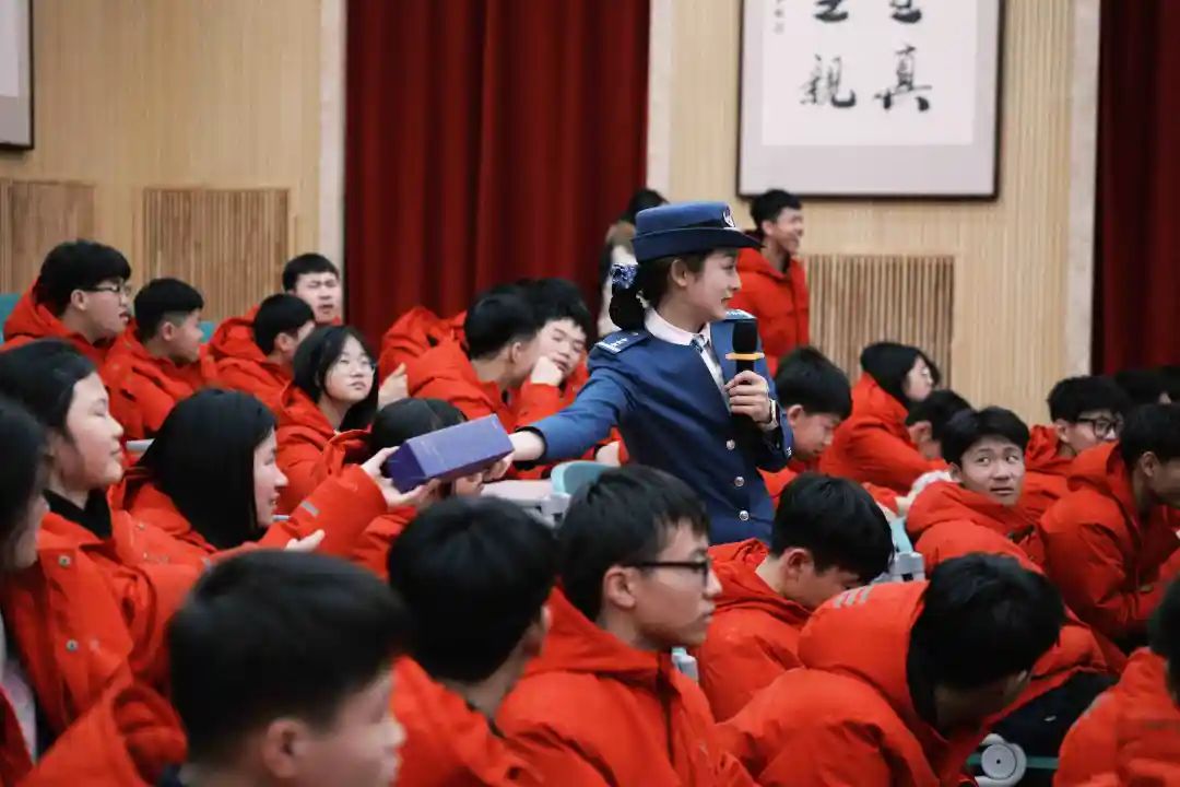 “綠色出行，文明乘車”——走進省孤兒學校